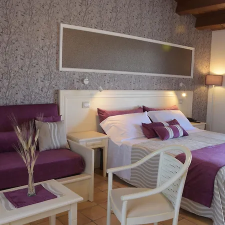 Artemisia Hotel 3*
